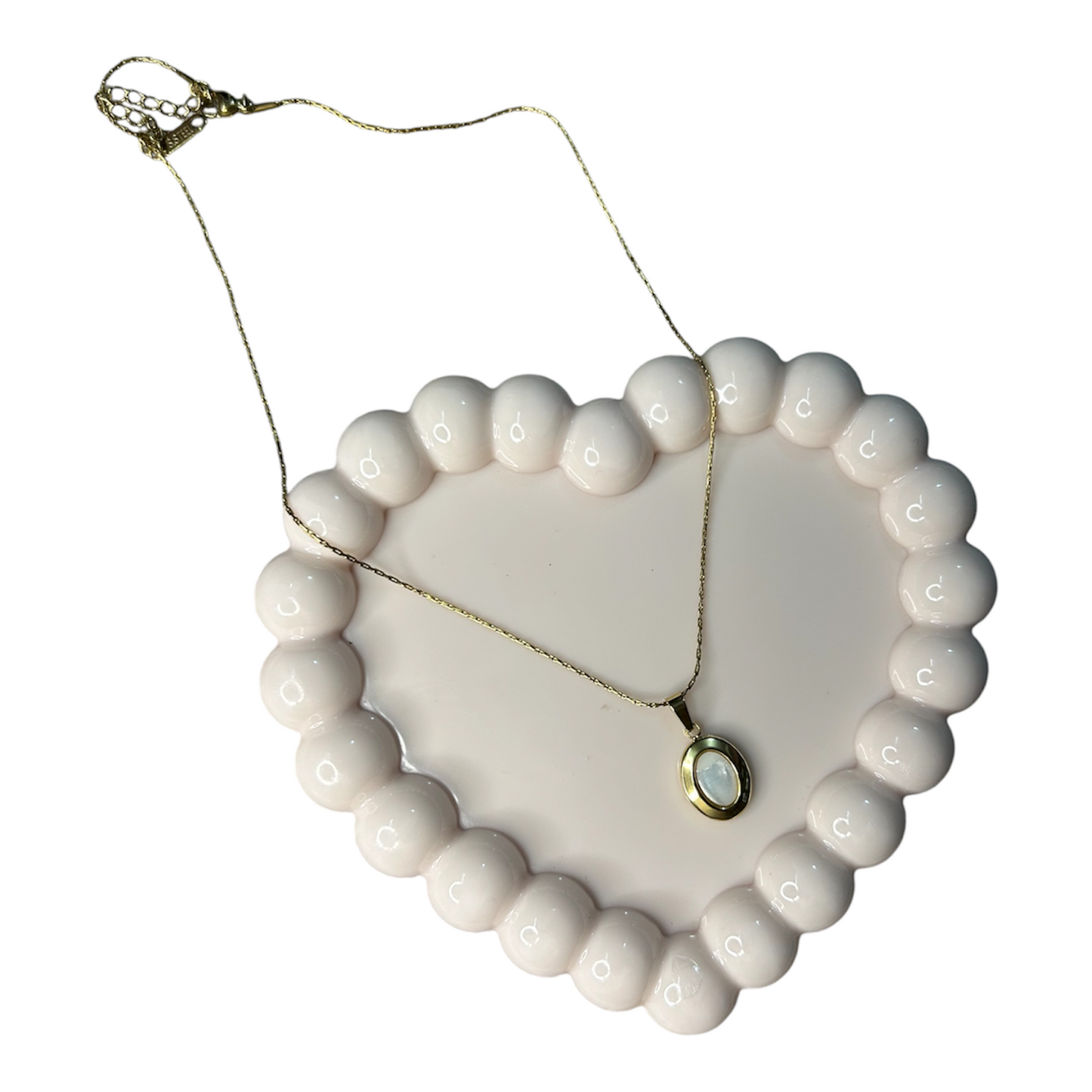 The Classic Pearl Oval Pendant